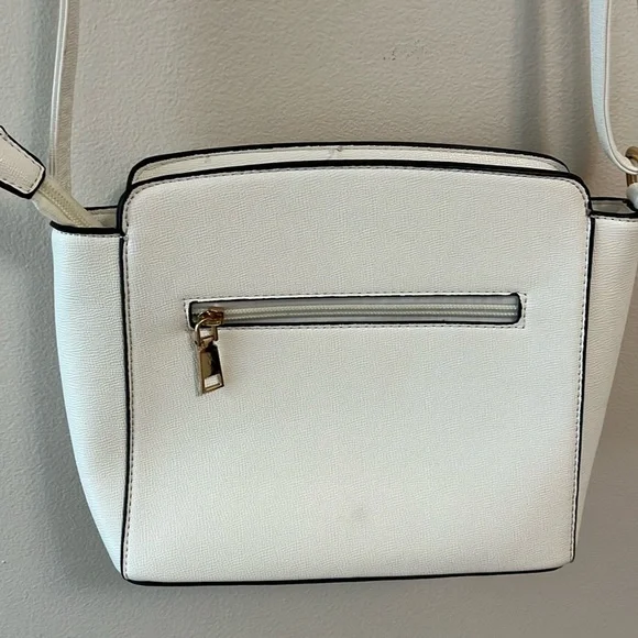 Crossbody purse white gold tone accents & feet long adjustable strap textured - Picture 9 of 16